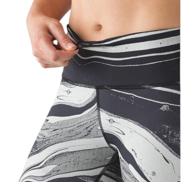 Lululemon Speed Wunder Tight (Nulux) Marbled Mix 50G White Black Size 6 - Picture 10 of 13